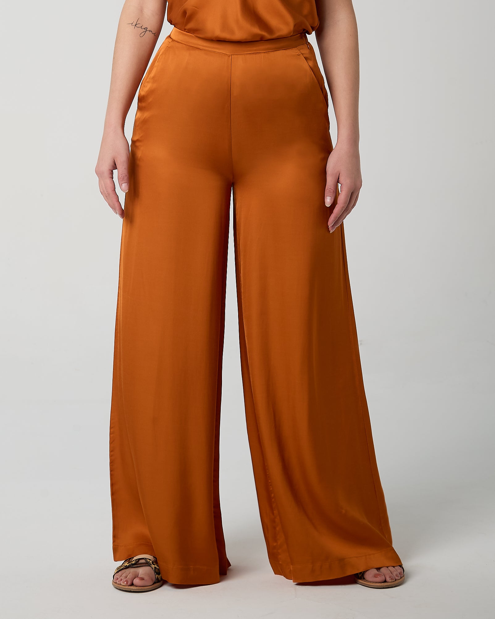 41220273339Pantalone-SURKANA-cod.-LITE526-55-viscosa-45-rayon-99.90Koacouture