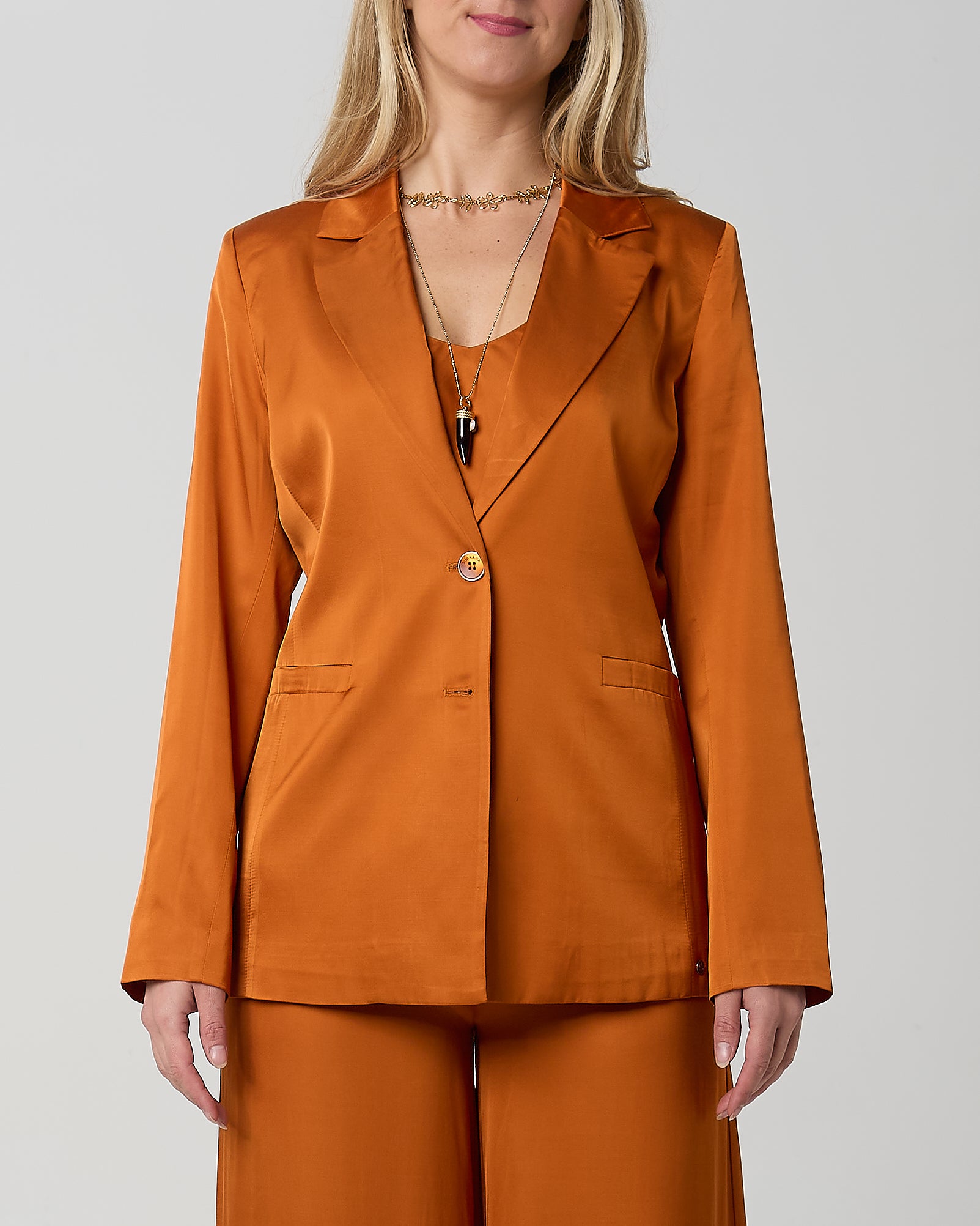 Giacca-SURKANA-cod.-525LITE328-55-viscosa-45-rayon-159.90.-Copia-Koacouture_9b0a2241-28e4-4e72-9b25-25e9cfc841a0